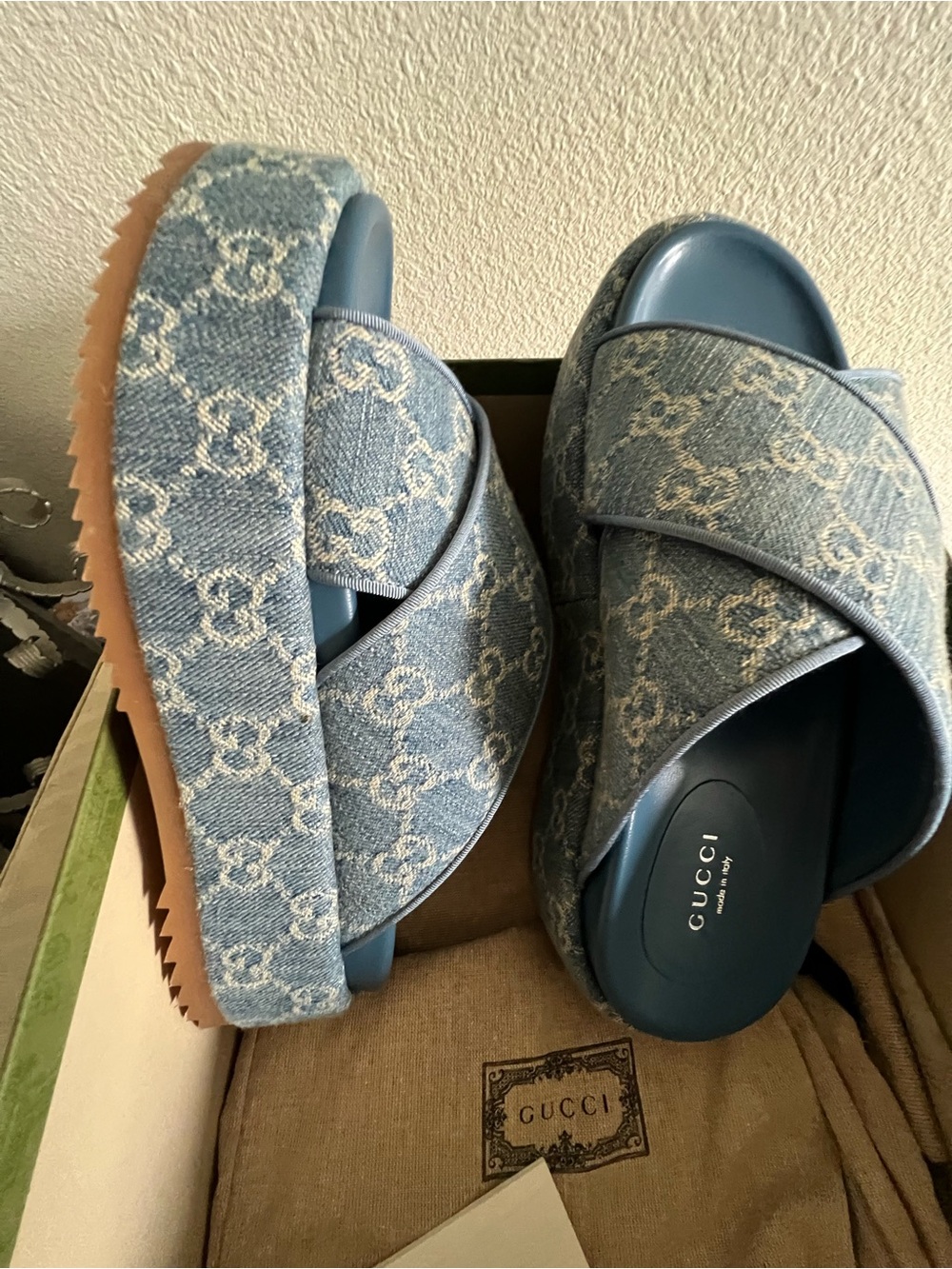 Gucci Light Blue GG Canvas Cross-Strap Slide Sandals 38.5 - Picture 4 of 6